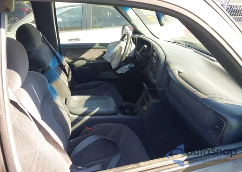 1999 GMC Sierra 1500 Sle z USA, uszkodzony, nr VIN 1GTEC19T2XZ537961